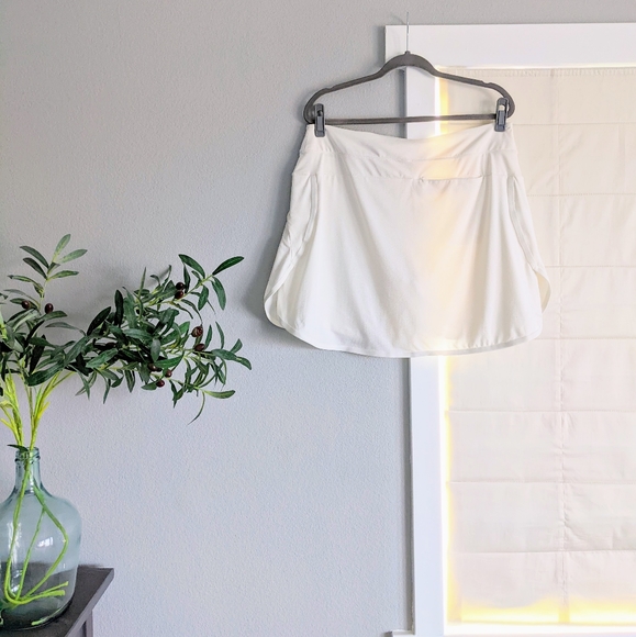 White Nike Dri-Fit Golf Tennis Skirt - Picture 3 of 10